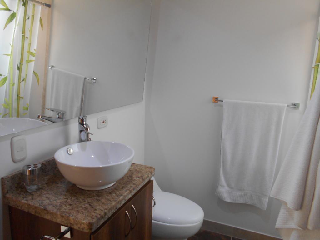 Apartasuites Av Медельїн Екстер'єр фото